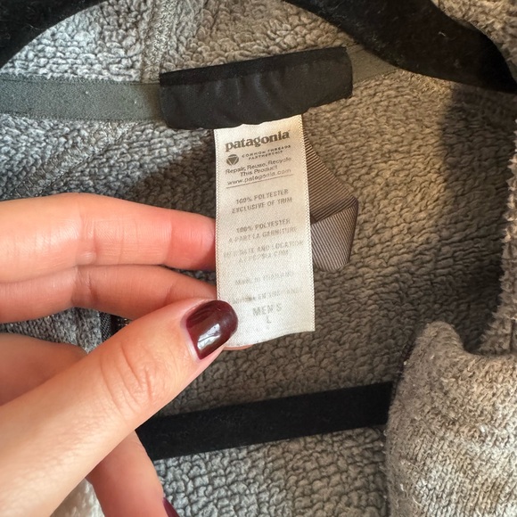 Men’s Patagonia. Hooded fleece sweater. Size large. Full zip. Gray - Picture 4 of 5